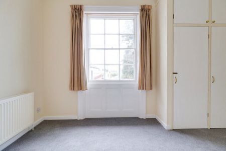 A 1 Bedroom Flat in The Park GL53 0JX - Photo 4