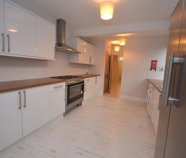 1 bedroom Flat To Let - Photo 3