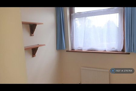 3 bedroom terraced house to rent - Photo 3