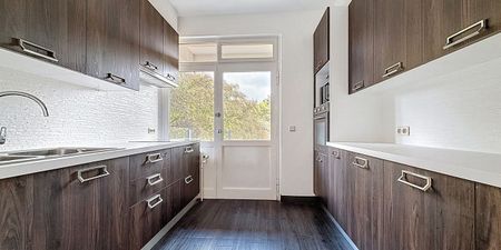 Appartement te huur in Ukkel voor € 2.900 met 3 slaapkamers - Foto 2