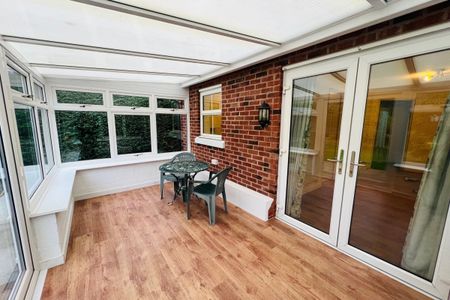 Christ Church Close - Photo 4