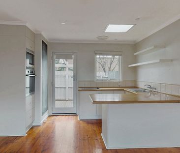 2/6 Broomfield Road, Hawthorn East - Photo 1