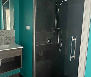 Fully Furnished 2-Bedroom Apartment for Rent in Avondale, Auckland - Photo 5