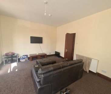 2 Bed - 6 Hill Top Street, Hyde Park, Leeds - LS6 1NW - Student - Photo 4