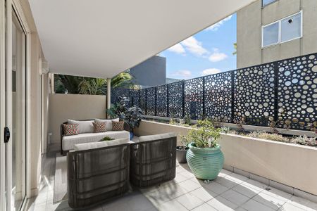 Unit 1/45-46 Marine Parade, St Kilda. - Photo 2