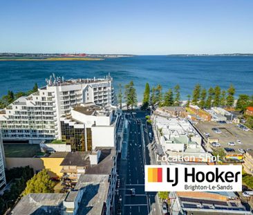 TOP-FLOOR TWO BEDROOM APARTMENT OPPOSITE THE BEACH! - Photo 4