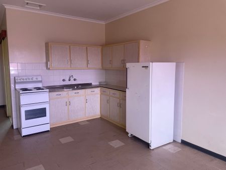 Unit 3&sol;127 Flinders Terrace&comma; Port Augusta - Photo 5