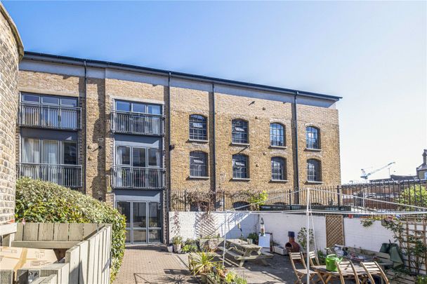New Cross Road, London, SE14 6TQ - Photo 1