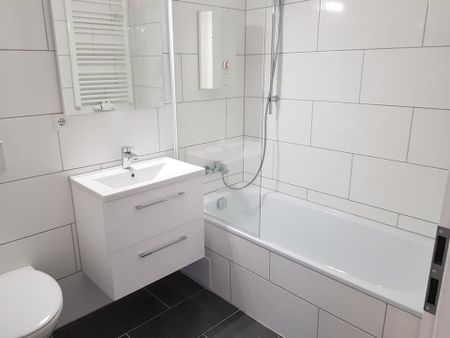 Frisch renovierte 2-Zimmer-Wohnung mit Balkon in Nürnberg - Photo 3