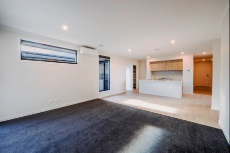 4 Bed, 2 Bath - Photo 2