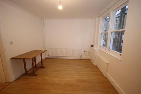 2 bedroom semi-detached house to rent - Photo 5