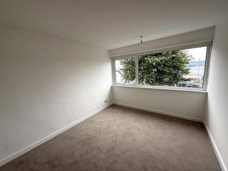 3 bedroom flat to rent - Photo 5