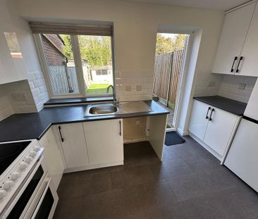 2 bedroom terraced house to rent - Photo 5