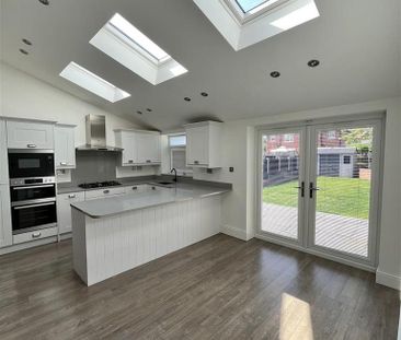 3 bedroom semi-detached house to rent - Photo 5