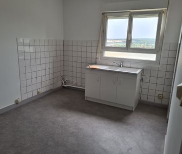 Location - Appartement T4 - 79 m² - Montbéliard - Photo 2