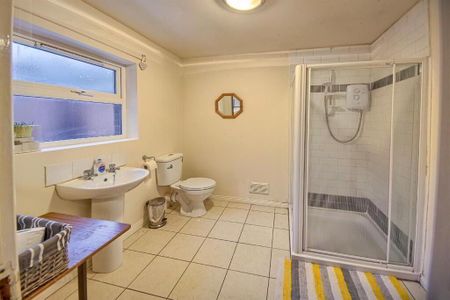 Room 1, 40 Nansen Street, Belfast, BT12 6AT - Photo 5