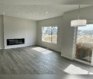 4 Bed 3 Bath Dbl Garage Upper Suite Maple Crest - Photo 1