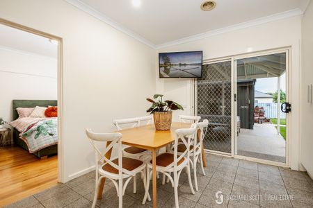 3 Bedroom Home in Central, Quiet Location! - Photo 3