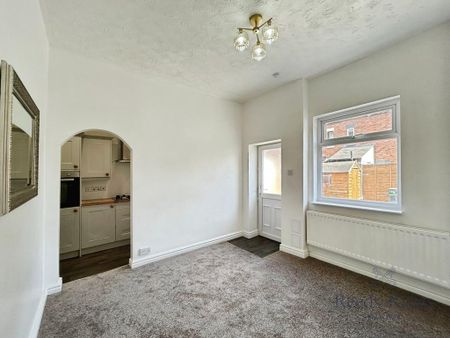 3 bedroom terraced house to rent - Photo 2