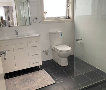 The Entrance - Photo 6