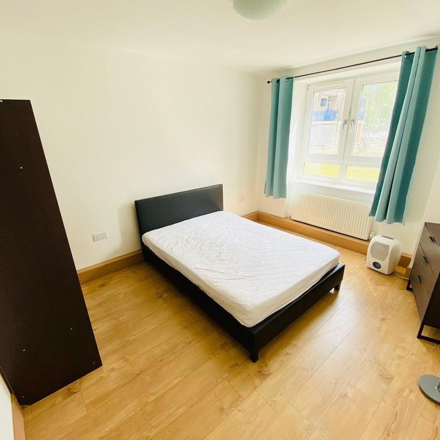 2 Bed Flat, Laurel House, SE8 - Photo 1