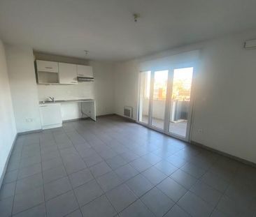 Location Appartement 2 pièces 44m² MARSEILLE 4ème - Photo 4