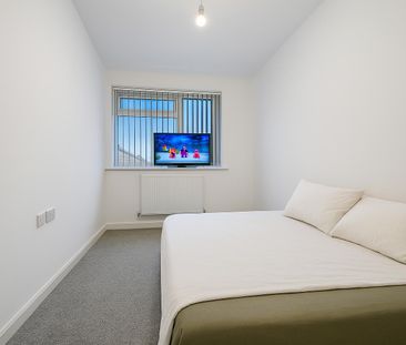 2 Bedroom Flat To Let - HP12 - Photo 1