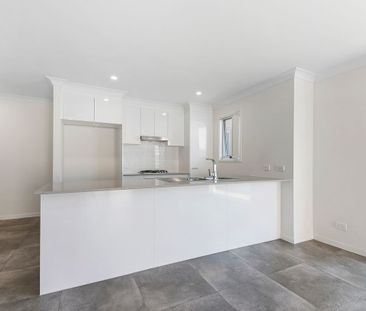 Stunning Family Home in The Heights - Photo 3