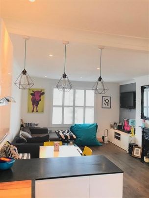 3 bedroom flat to rent - Photo 1