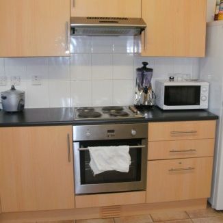 Student House - 4 Beds - Bradford - Photo 4