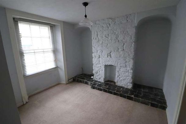 Helston Road, Penryn, TR10 - Photo 1