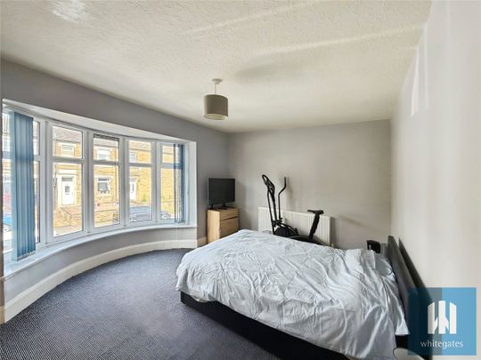 Slade Lane, Rastrick, Brighouse, HD6 - Photo 1