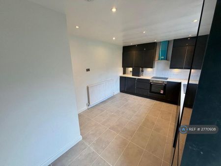 3 bedroom detached house to rent - Photo 2