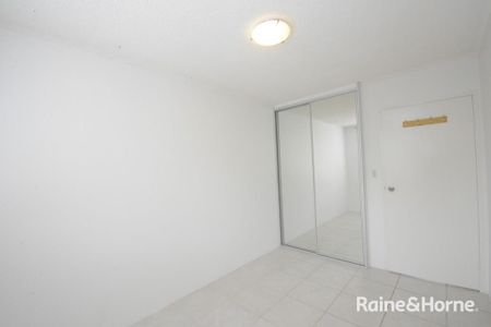 2 Bedroom Unit in Prime Location! - Photo 5