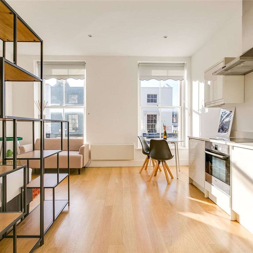 Charming studio apartment in Chelsea - Photo 1