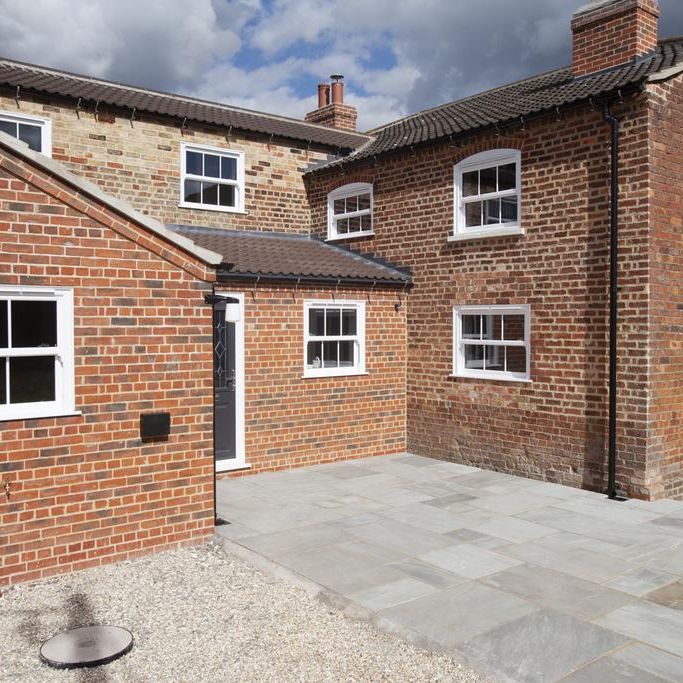 4 bedroom detached house to rent - Photo 1