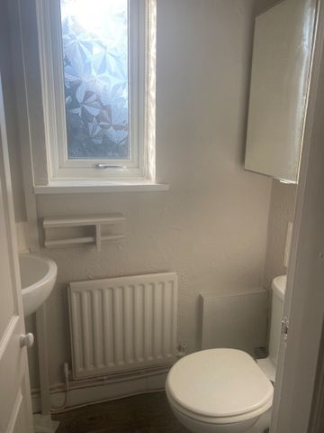 13 Premier Road, South Shields - Photo 4