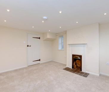 2 bedroom end of terrace house to rent - Photo 2