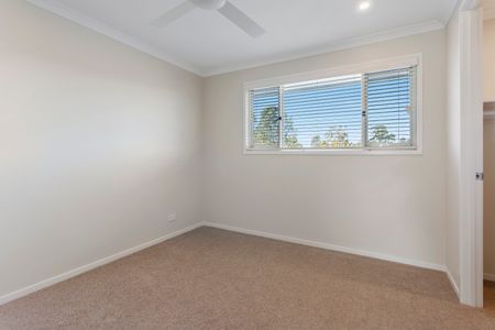 37 Hotham Close, North Lakes QLD 4509 - House For Rent - $1,400 | Domain - Photo 4