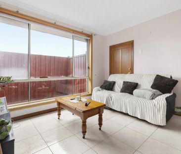 2 Bedroom Fully Furnished Unit - Photo 2