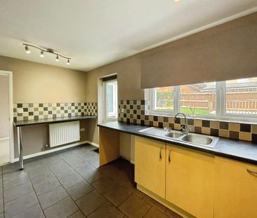 4 bedroom detached house to rent - Photo 3