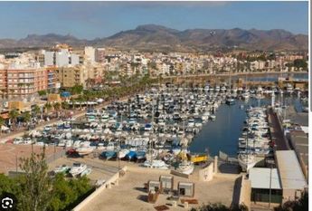 Alquiler de piso en Calle Azahar s/n