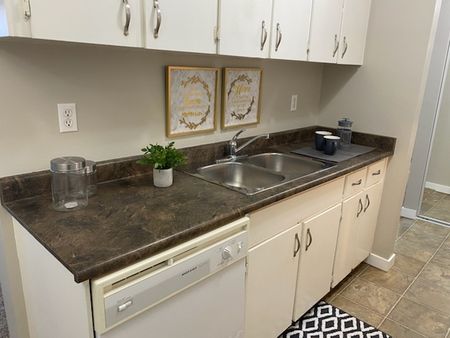 Palisades Manor - Photo 3