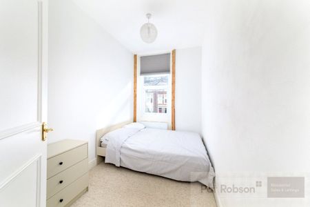 St Georges Terrace, Newcastle Upon Tyne - Photo 2