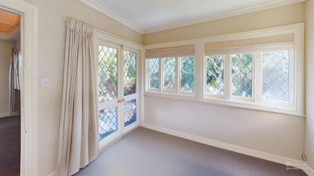 City Centre - 2 Bedrooms - Photo 3