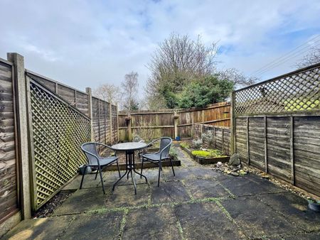 2 bedroom terraced house to rent - Photo 4