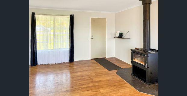 Charming Home - Photo 1