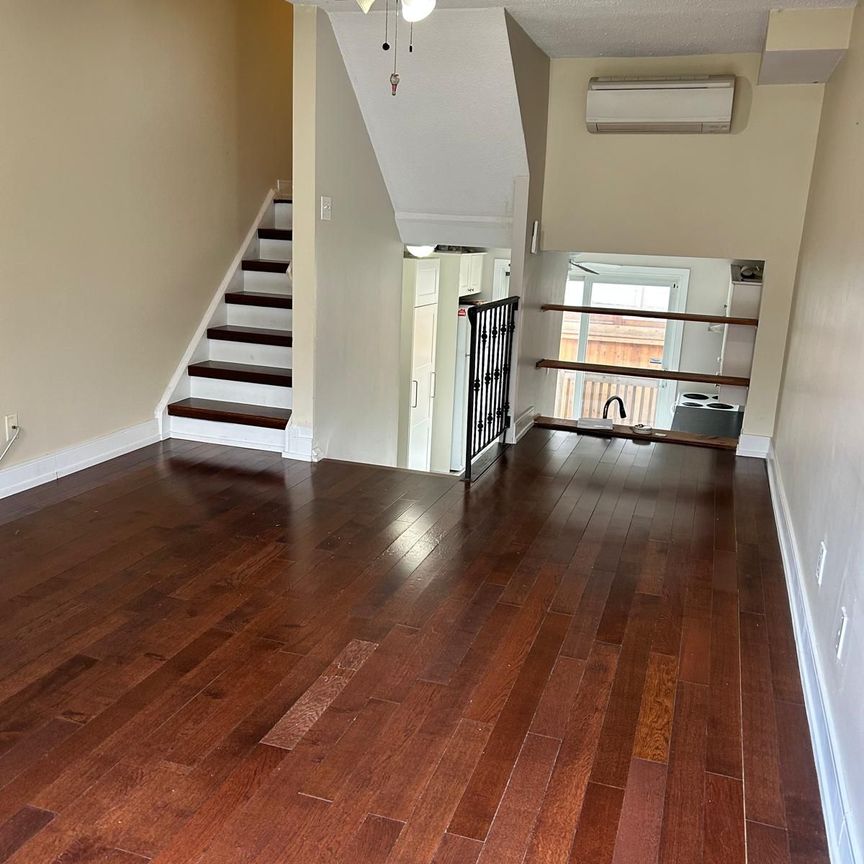 For Lease - 1666 Queen Street Unit# 2, Toronto, Ontario - Photo 1