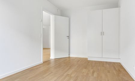 Skøn og lys 3-værelses lejlighed ved vandet med stor privat tagterrasse - Photo 3