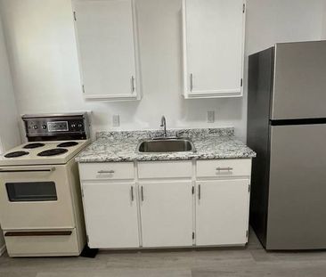 1115 Ave C North - 1 Bed, 1 Bath - Photo 1
